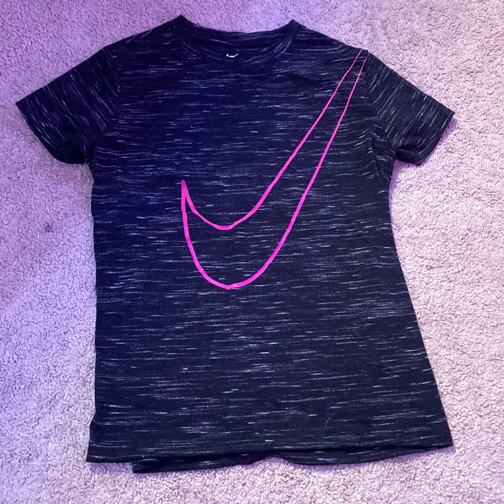 New Nike athletic t shirt Girls L